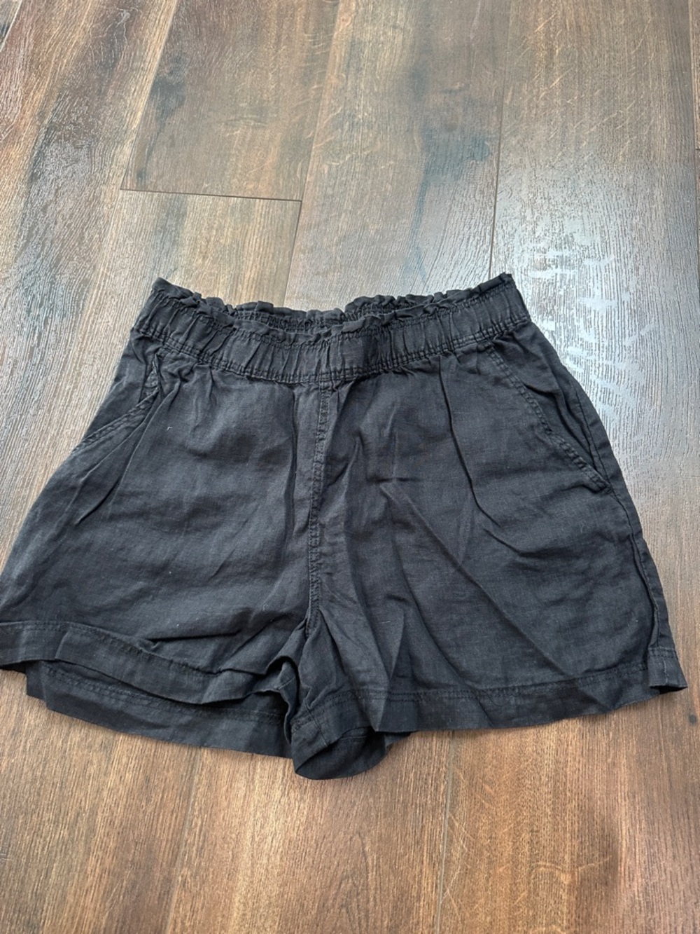 Women's Black Linen Elastic-Waist Shorts